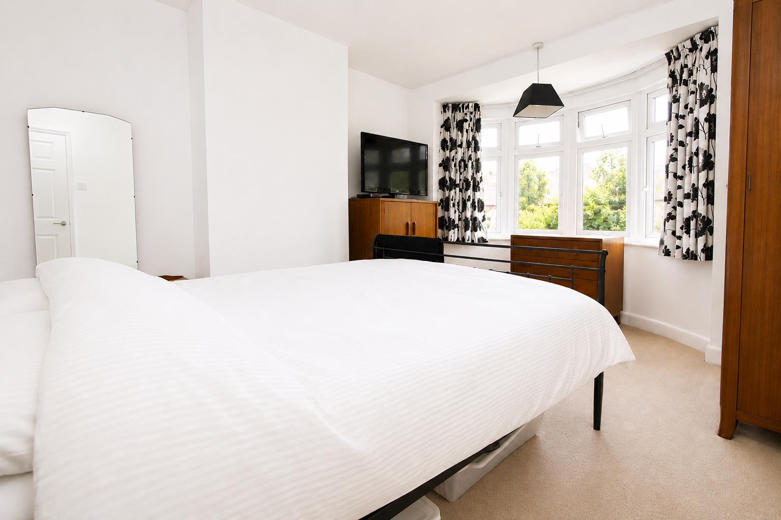 Godalming Avenue, Wallington
